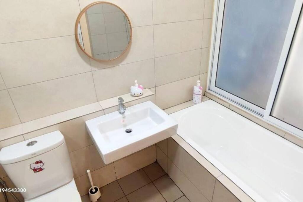 Apartment Pop Kitty Octagon Premium Town Center 2br By Grab A