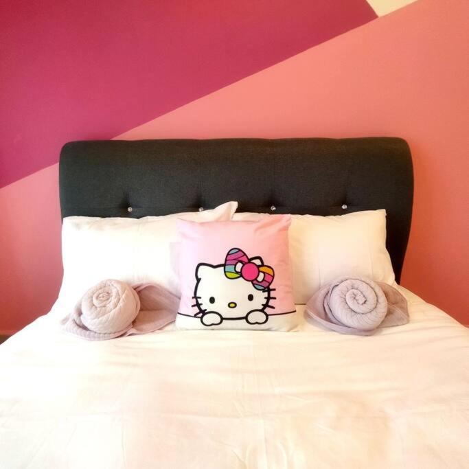 Apartment Pop Kitty Octagon Premium Town Center 2br By Grab A