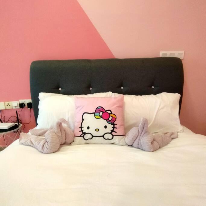 Pop Kitty Octagon Premium Town Center 2br By Grab A Apartment