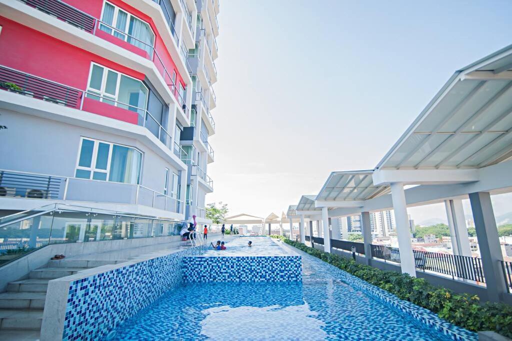 Pop Kitty Octagon Premium Town Center 2br By Grab A Apartment